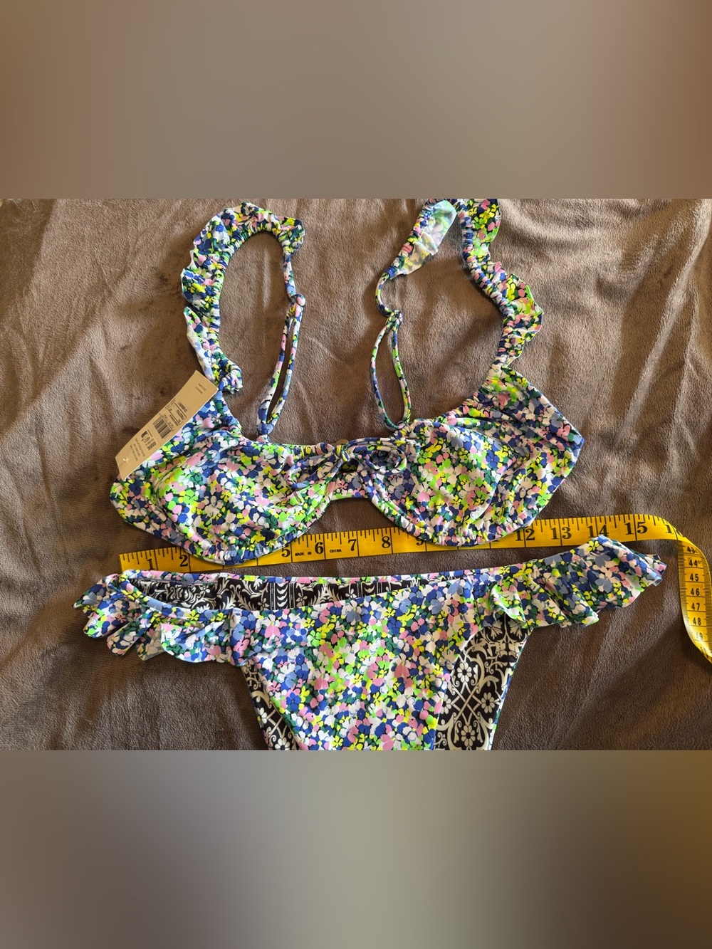 Maaji Multicolor Floral Fabric Accent with reversible navy and white print NWT - Picture 8 of 11